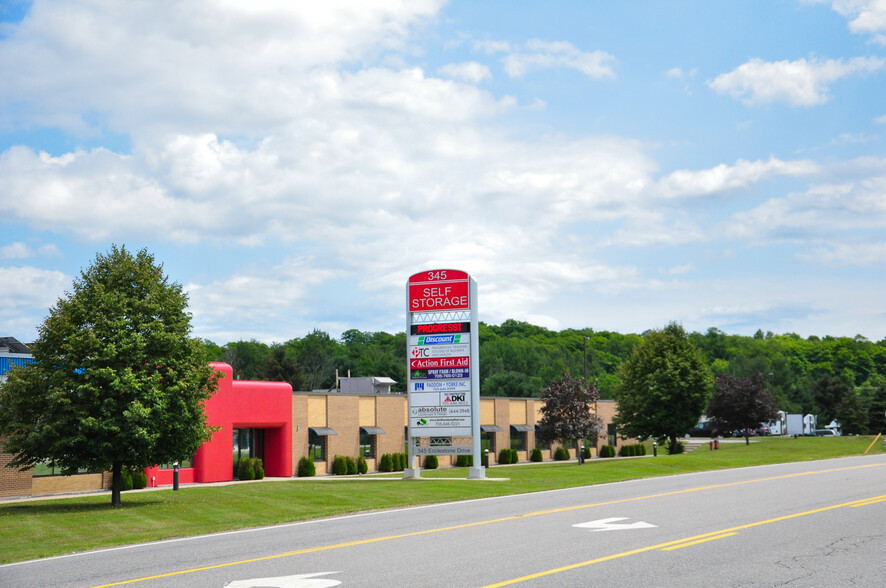 345 Ecclestone Dr, Bracebridge, ON en alquiler - Foto del edificio - Imagen 2 de 3