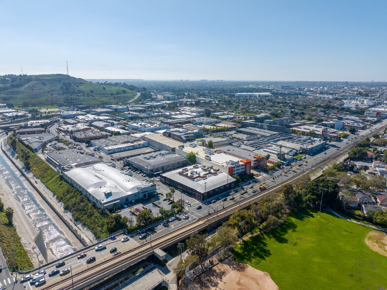 3515 Eastham Dr, Culver City, CA en alquiler - Foto del edificio - Imagen 3 de 12