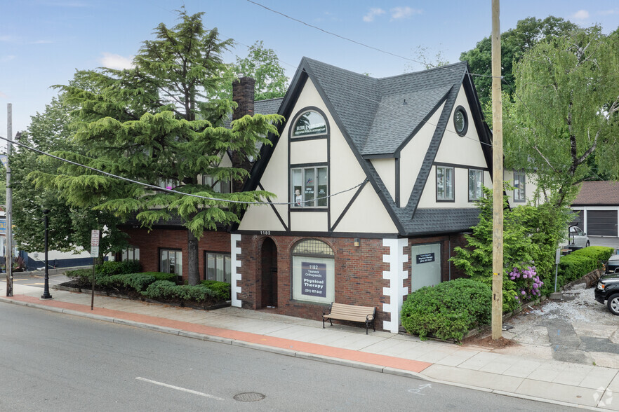 1182 Teaneck Rd, Teaneck, NJ en venta - Foto del edificio - Imagen 1 de 5