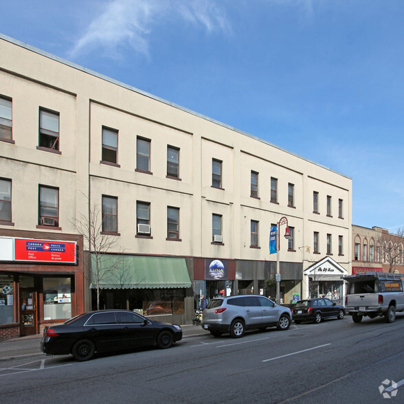 7-18 King St E, Oshawa, ON en alquiler - Foto del edificio - Imagen 2 de 4