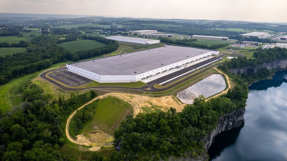 2500 Liberty Dr, Northampton, PA en alquiler - Foto del edificio - Imagen 3 de 11