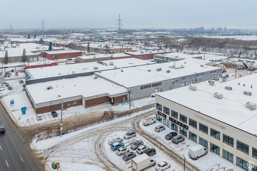 7521-7525 Boul Henri-Bourassa E, Montréal, QC en alquiler - Vista aérea - Imagen 3 de 3