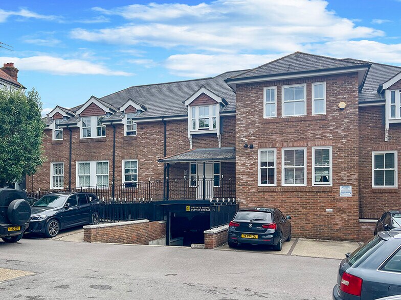 Dogflud Way, Farnham en alquiler - Foto del edificio - Imagen 2 de 8