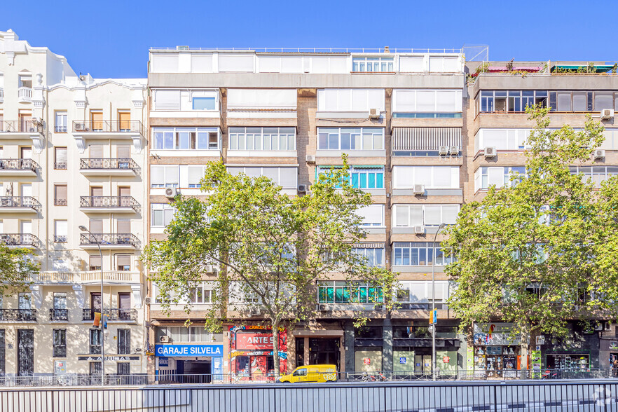 Calle de Francisco Silvela, 21, Madrid, Madrid en venta - Foto del edificio - Imagen 2 de 2