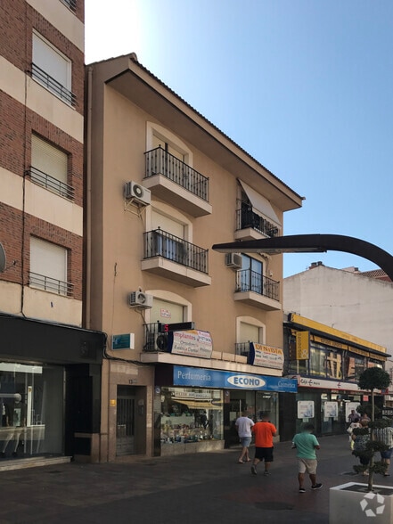 Calle Pesquera, 10, Torrejón de Ardoz, Madrid en alquiler - Foto del edificio - Imagen 3 de 5