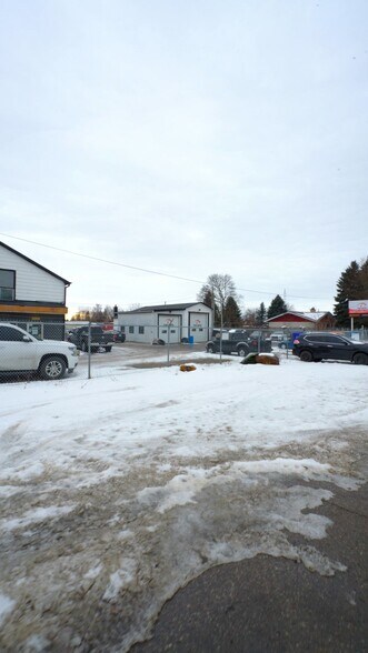 Brant Airport Commercial on 4.65 Acres cartera de 2 inmuebles en venta en LoopNet.es - Vídeo de anuncio comercial - Imagen 2 de 7