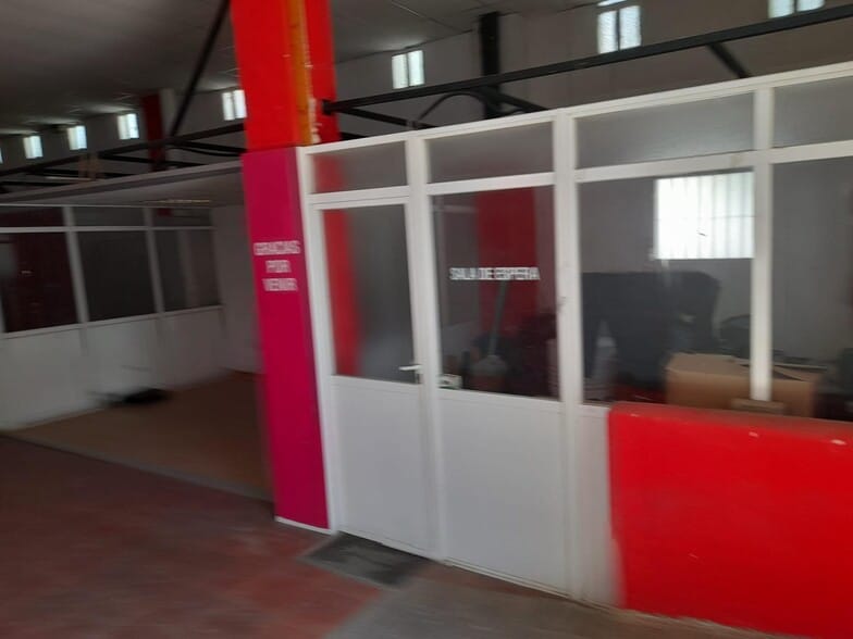 Local en Cáceres en venta - Foto del edificio - Imagen 2 de 8