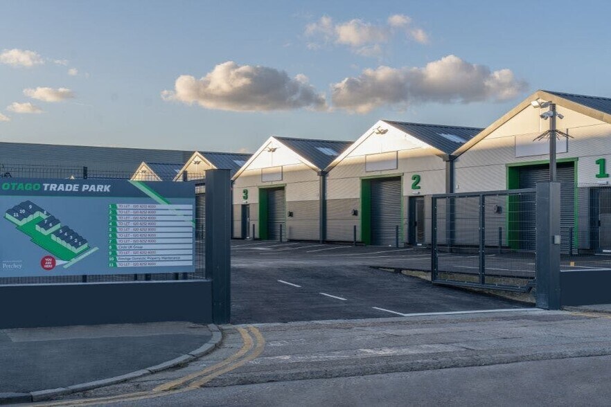 23 Crown Rd, Enfield en alquiler - Foto del edificio - Imagen 1 de 41