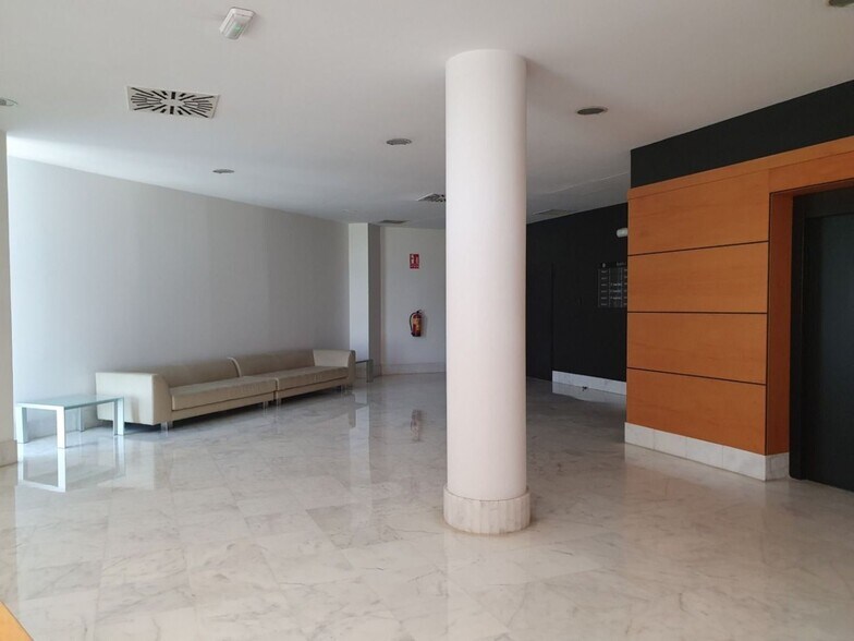 Oficina en SEVILLA en alquiler - Foto del edificio - Imagen 2 de 16