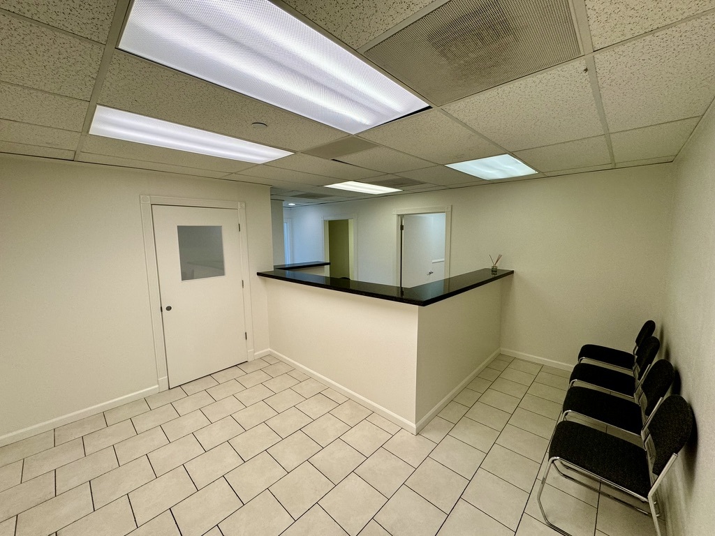 125 N Jackson Ave, San Jose, CA 95116 - Unidad 107 -  - Lobby - Image 1 of 5