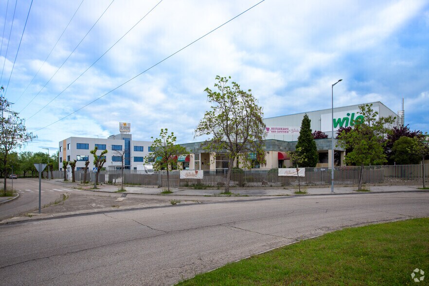 Calle Padre Granda, 4, Alcalá de Henares, Madrid en alquiler - Foto del edificio - Imagen 2 de 4