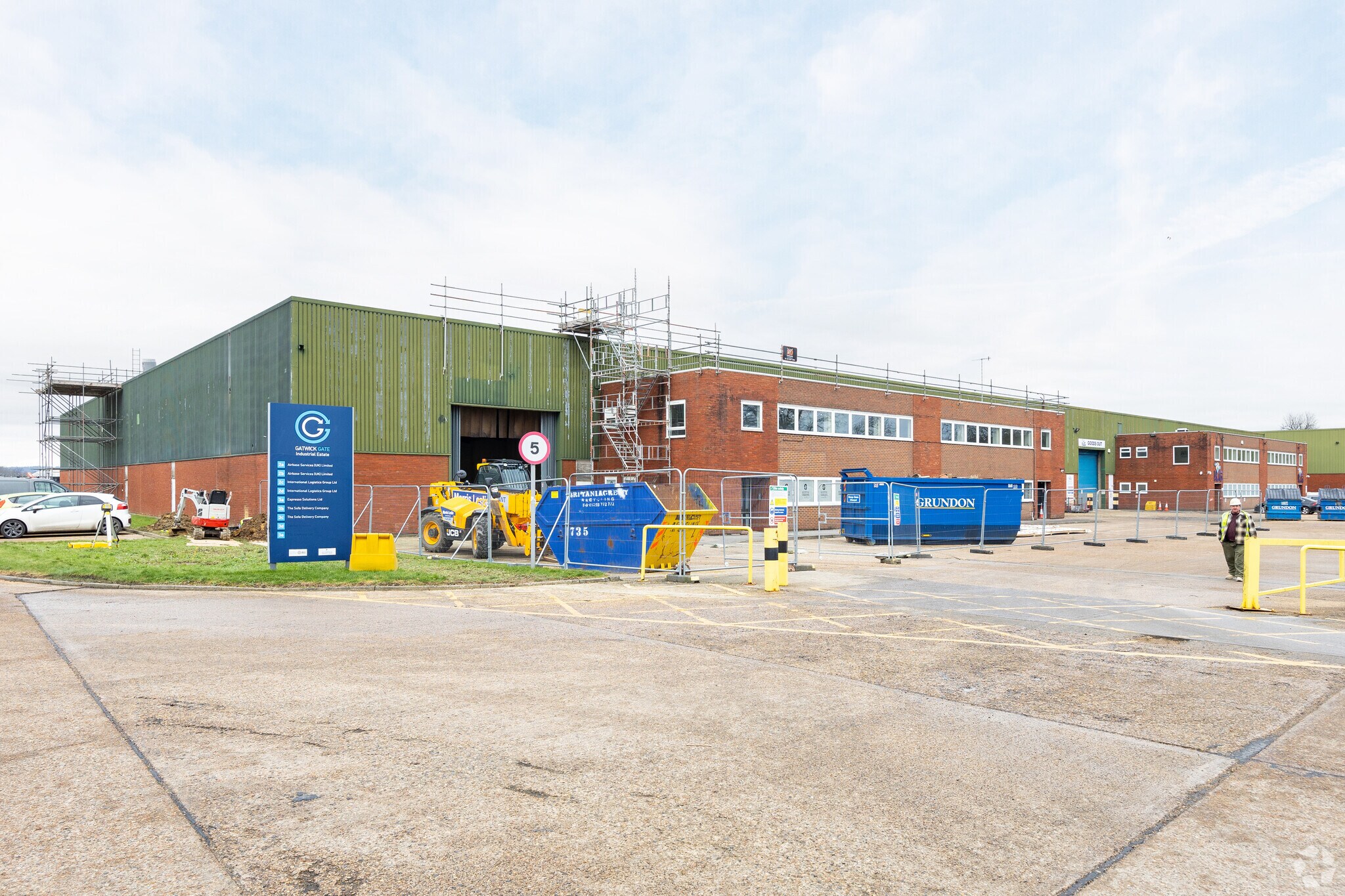 Charlwood Rd, Lowfield Heath en alquiler Foto principal- Imagen 1 de 3
