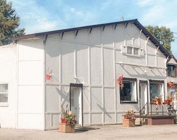 24637 – 24643 MELBOURNE ROAD cartera de 3 inmuebles en venta en LoopNet.es - Foto del edificio - Imagen 2 de 3