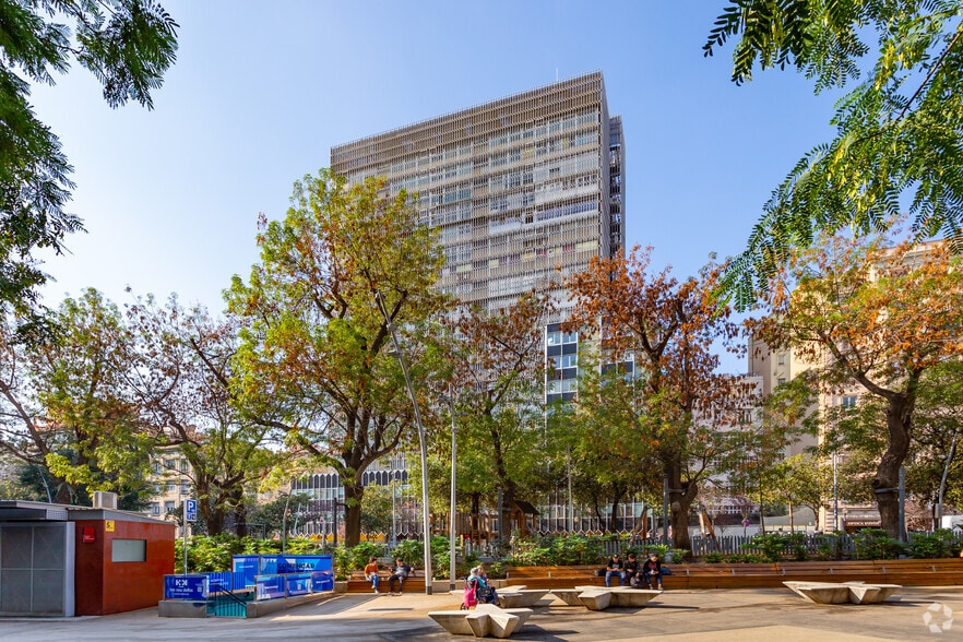 Plaça Gal.La Placídia, 1-7, Barcelona, Barcelona en alquiler - Foto del edificio - Imagen 2 de 7