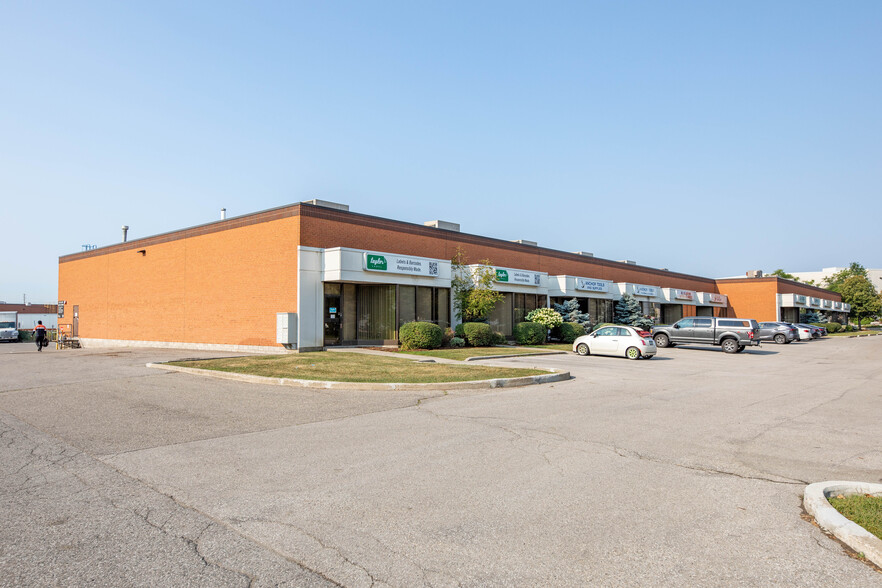 4 Paget Rd, Brampton, ON en alquiler - Foto principal - Imagen 1 de 3