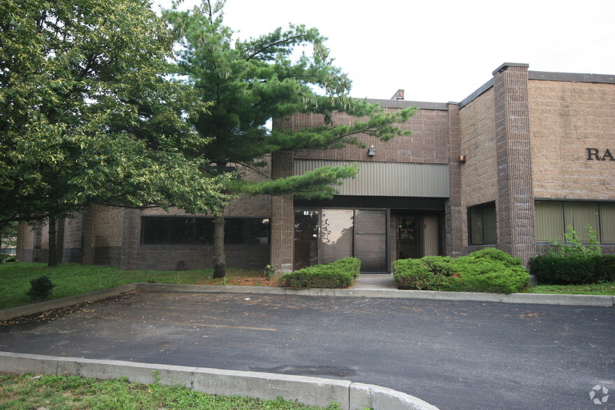 65-79 E Jefryn Blvd, Deer Park, NY en venta - Foto del edificio - Imagen 3 de 25