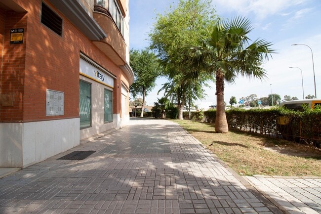 Más detalles de Calle Éufrates, 14, SEVILLA - Local en venta