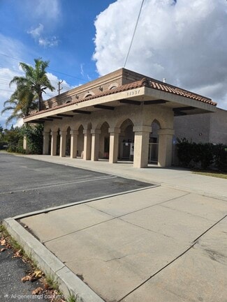 Más detalles de 14937 San Fernando Mission Blvd, Mission Hills, CA - Nave en venta