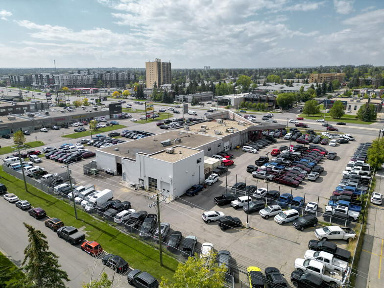 7330 Macleod Trl SE, Calgary, AB en alquiler - Foto del edificio - Imagen 2 de 5