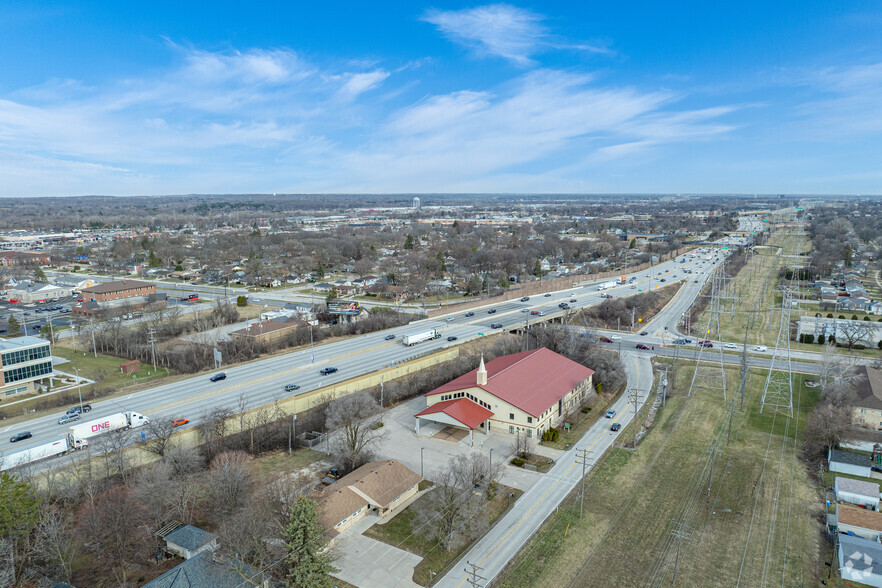 3131 S 100th St, Milwaukee, WI en alquiler - Foto del edificio - Imagen 1 de 5