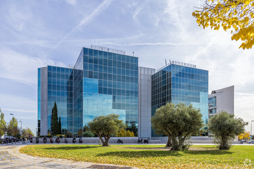 Avenida Partenón, 4-6, Madrid, Madrid en alquiler - Foto del edificio - Imagen 1 de 22