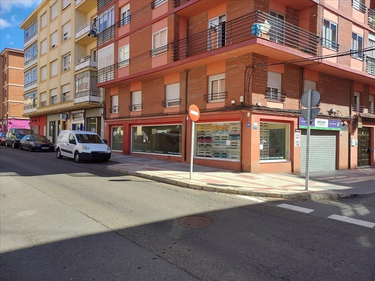 Local en León en venta Foto del edificio- Imagen 1 de 12