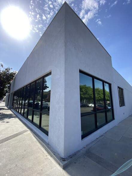 633 S San Fernando Blvd, Burbank, CA en alquiler - Foto del edificio - Imagen 3 de 14