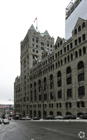 1100-1160 Av des Canadiens-de-Montréal, Montréal, QC en alquiler - Foto del edificio - Imagen 2 de 11