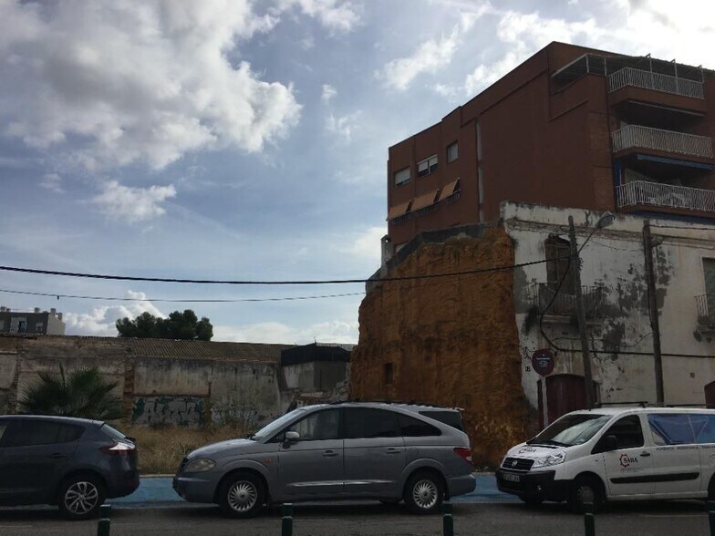 Terreno en Vilanova i la Geltrú, Barcelona en venta - Foto del edificio - Imagen 2 de 3