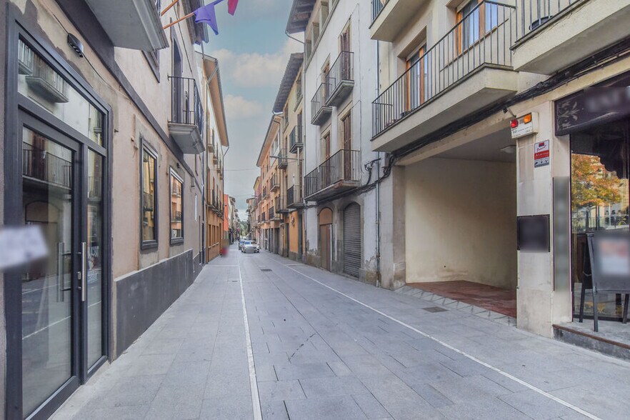 Edificio residencial en Manlleu, Barcelona en venta - Foto del edificio - Imagen 2 de 8