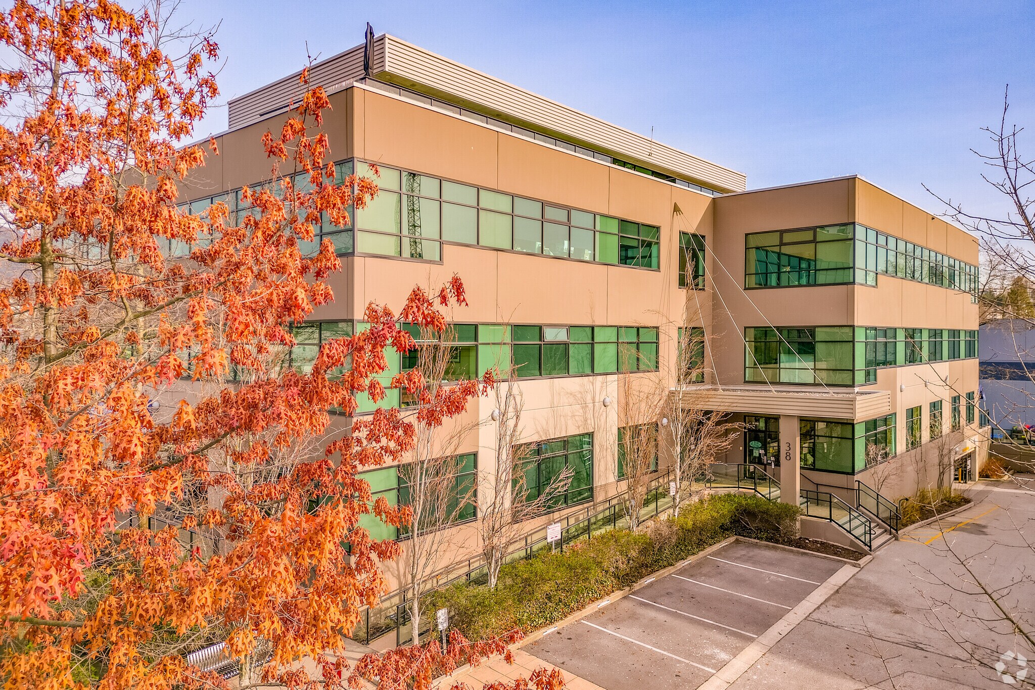 38 Fell Ave, North Vancouver, BC en venta Foto principal- Imagen 1 de 1