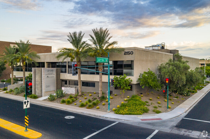 2150 E Highland Ave, Phoenix, AZ en alquiler - Foto del edificio - Imagen 3 de 10