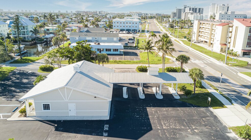 6061 Estero Blvd, Fort Myers, FL en venta - Foto del edificio - Imagen 2 de 61