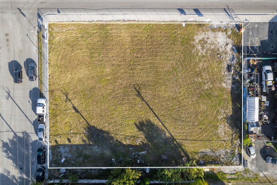 2450 Palm Ave, Hialeah, FL en venta - Foto del edificio - Imagen 1 de 10