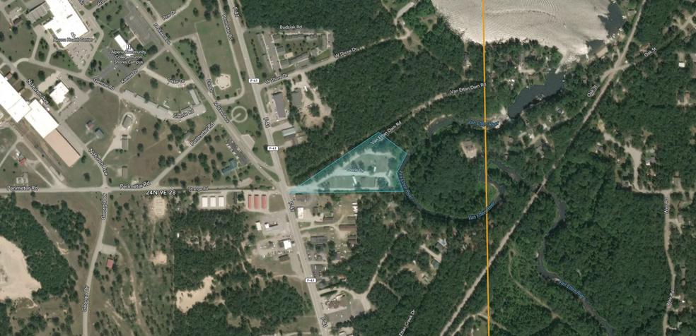 4385 Van Ettan Dam Rd, Oscoda, MI en venta - Vista aérea - Imagen 1 de 2