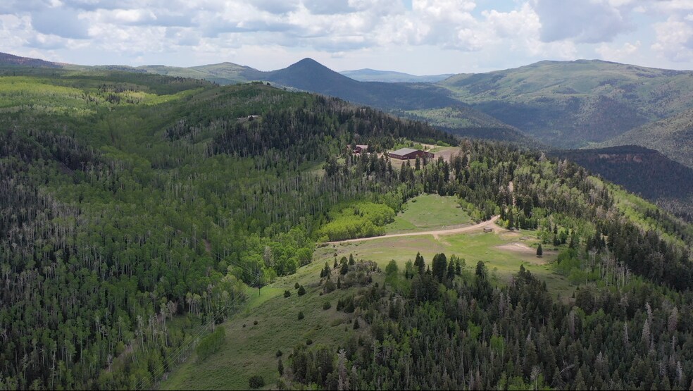 1989 Dry Lakes Rd, Brian Head, UT en venta - Foto del edificio - Imagen 2 de 109