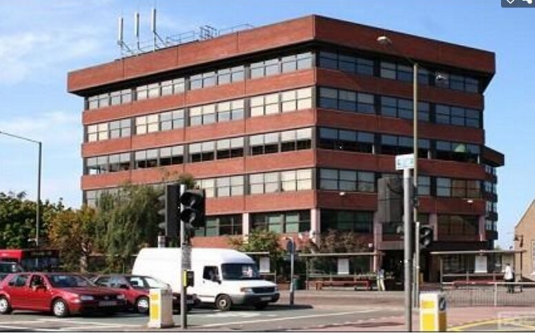 69 Tweedy Rd, Bromley en venta Foto del edificio- Imagen 1 de 1