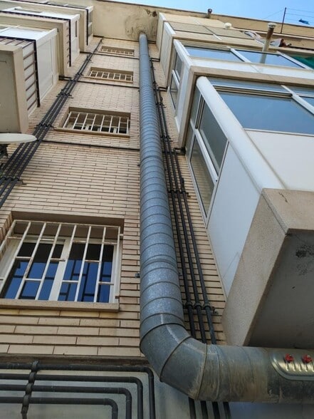 Edificio residencial en Cornellà de Llobregat, Barcelona en venta - Foto del edificio - Imagen 1 de 2