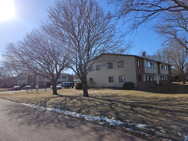 331 Fox Lake Ave, Sherburn, MN en venta - Foto del edificio - Imagen 2 de 25