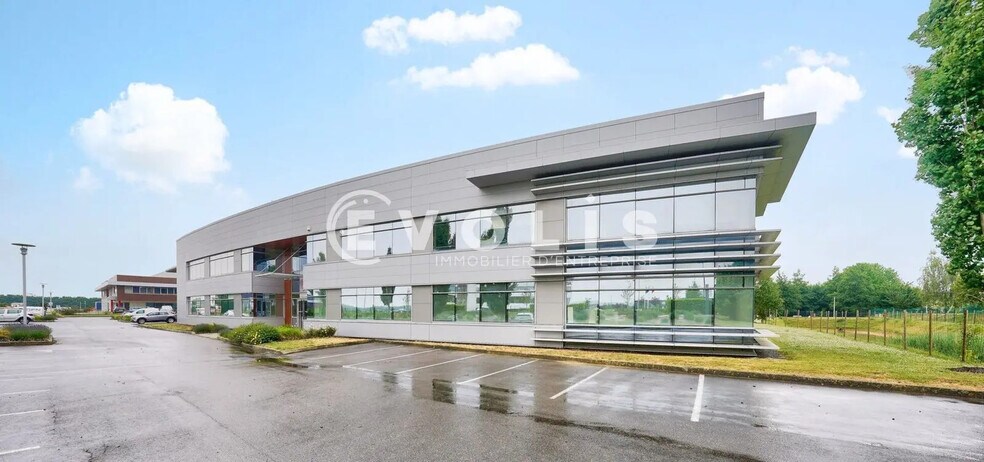 524 Avenue Marguerite Perey, Lieusaint en alquiler - Foto del edificio - Imagen 2 de 14