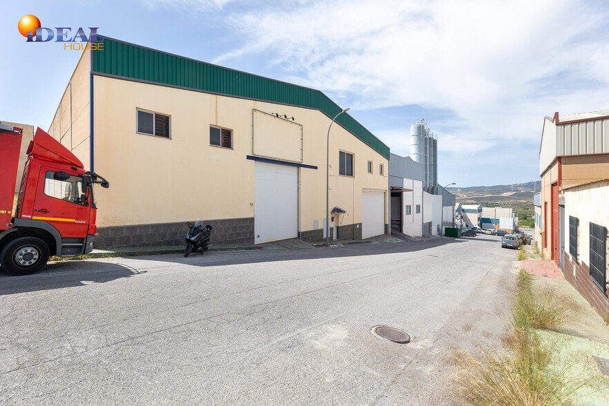 Nave en Dúrcal en venta - Foto del edificio - Imagen 2 de 35