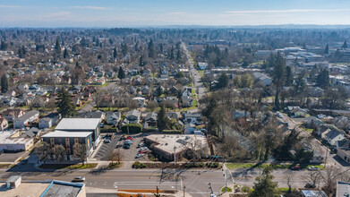 960 Broadway St NE, Salem, OR - VISTA AÉREA  vista de mapa - Image1