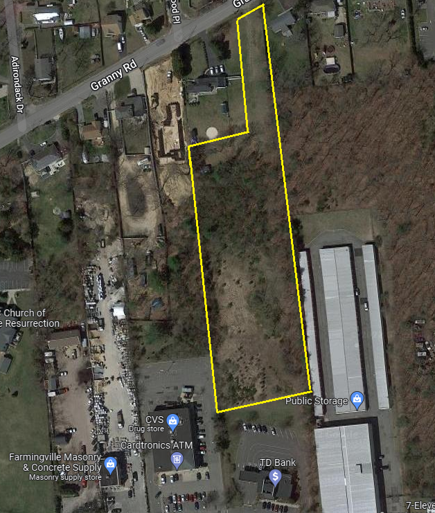 87 Granny Rd, Farmingville, NY en venta Foto del edificio- Imagen 1 de 5