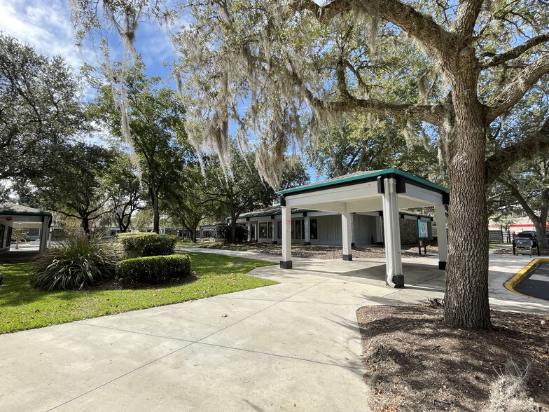 2441 NW 43rd St, Gainesville, FL en alquiler - Foto del edificio - Imagen 3 de 12