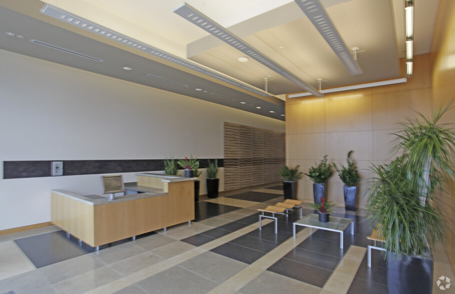 2821 W 7th St, Fort Worth, TX en alquiler - Lobby - Imagen 2 de 5