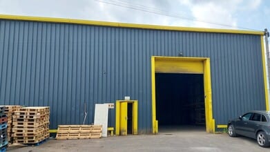 23-25 Withey Ct, Ystrad Mynach en alquiler Foto del edificio- Imagen 1 de 5