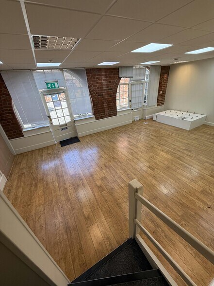 Dark Ln, Warwick en alquiler - Foto del edificio - Imagen 2 de 13