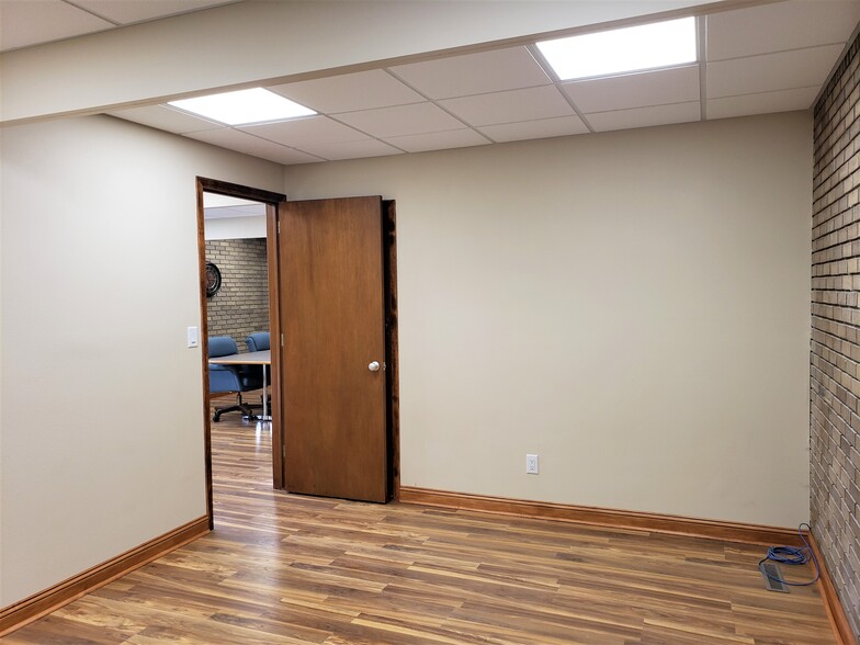 616 Kellogg Ave, Ames, IA en alquiler - Foto del interior - Imagen 3 de 9