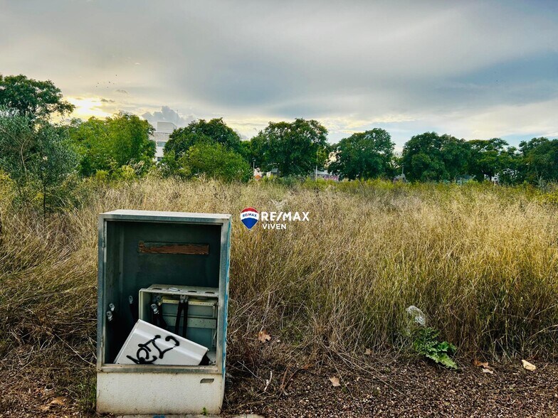 Terreno en Vilanova i la Geltrú, Barcelona en venta - Foto principal - Imagen 2 de 3