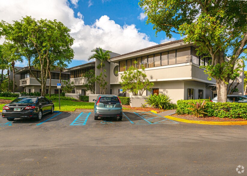 7000 SW 97th Ave, Miami, FL en venta - Foto principal - Imagen 2 de 6